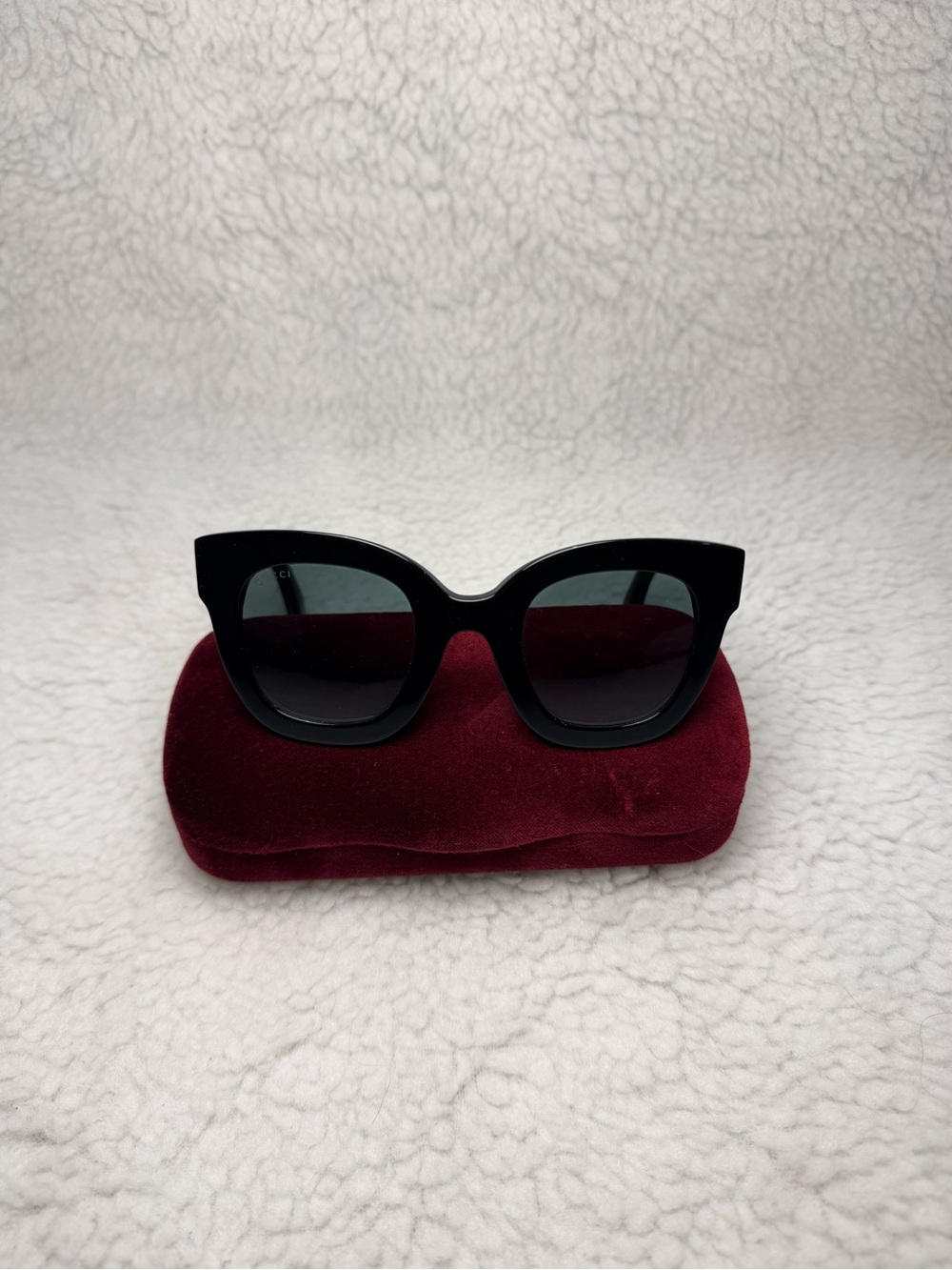 Gucci Classic Black Cat-Eye Sunglasses with Burgundy Velvet Case